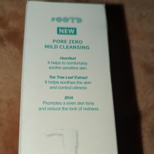 OOTDFash Pore Zero Mild Cleansing Gel - White & Teal Packaging